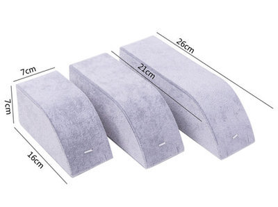 3 Delig Display Hals Fluweel Grijs 26, 21 en 16 cm  hoog