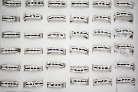 36 RVS Ringen - Zwart met Witte Zirkonia
