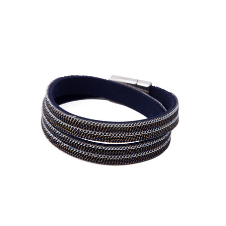 Bracelet with magnetic closure