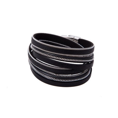 Bracelet with magnetic closure