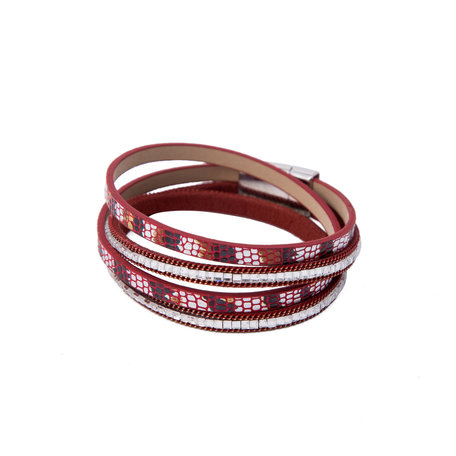 Bracelet with magnetic closure