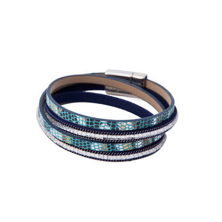 Bracelet with magnetic closure