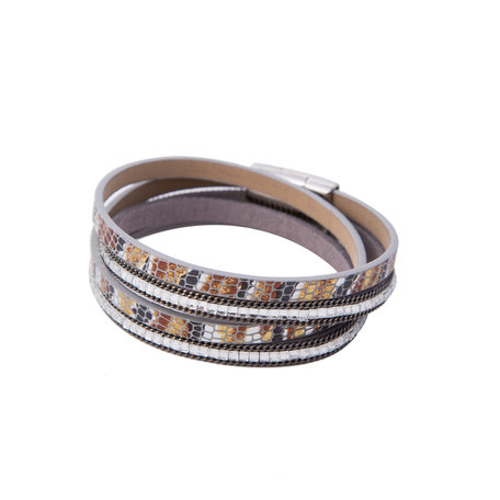 Bracelet with magnetic closure