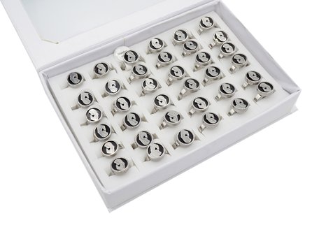 36 RVS Ringen - met Vrouwelijke Symbool - Zilver